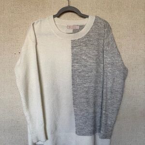 Leela and Lavender Grey & Cream Colorblock Sweatshirt
